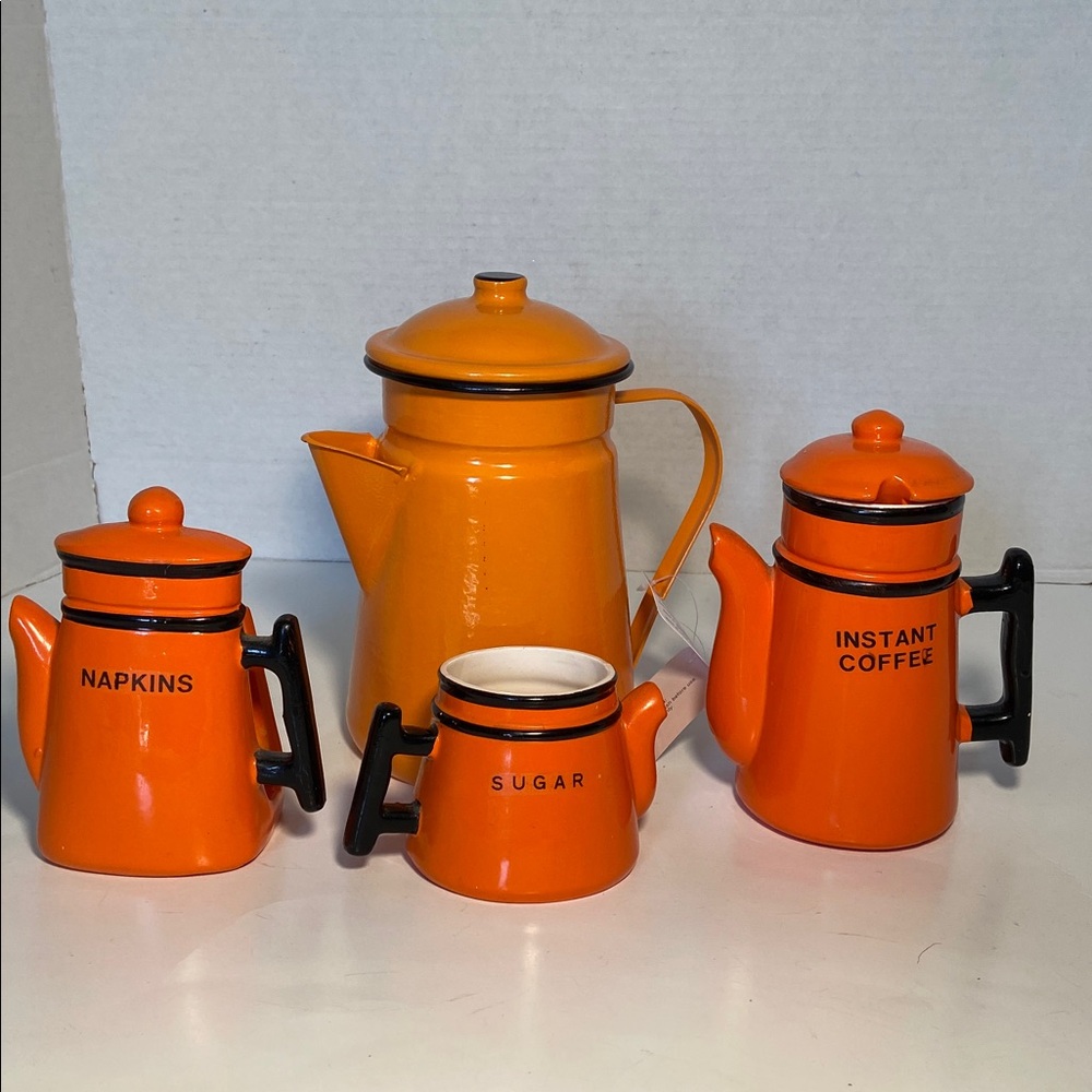 Cabincore! NWT Ashland Enamel Kettle with Vintage Giftcraft Ceramic Accessories